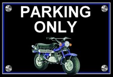 plaque " PARKING ONLY SUZUKI