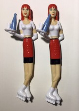 STYLOS - PUBLICITÉS BAR - VITTEL - SERVEUSES JUMELLES