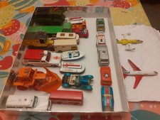  20 voitures et 2 avions