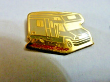 PIN'S VOITURES /TOURISME /CARAVANE /CAMPING CAR / AUTOSTAR