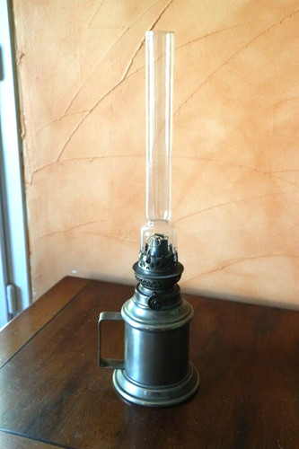 Ancienne lampe petrole - a, en