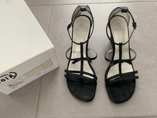 Très belles chaussures sandales talons taille 40 marque Perlato noir