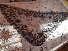 jolie mantille Noire de 116 cm sur 53 Cm