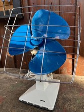 Ventilateur en plastique bleu
