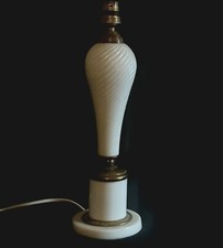 ELEGANT PIED DE LAMPE EN