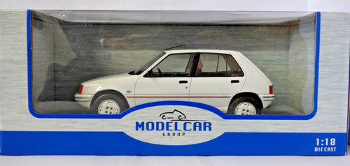 Model car group mcg - model, 1:18th