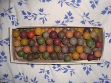 Billes anciennes en terre