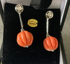 boucles d'oreilles en or gris