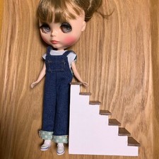 Poupée décorative escalier