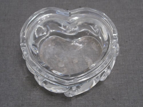 Cendrier verre forme cœur - forme,