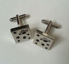 PAIRE DE BOUTONS DE MANCHETTE vintage DECOR PLANETE ETOILE GALAXIE carré argenté