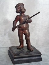 Ancienne Sculpture en Bronze, M. DEBUT(1865-1933), Enfant jouant à la carabine