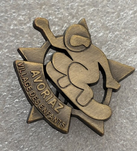Broche village des - village,