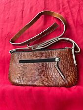 Sac pochette fait main artisanal en peau de crocodile