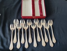 12 fourchettes à huître