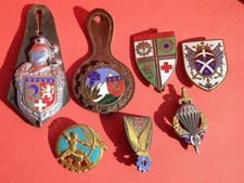 Lot de sept anciens insignes