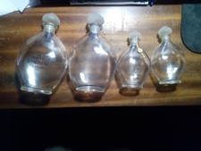 Différents  Flacons de parfums (G), forme goutte vides