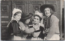 29 TYPES DE BRETAGNE  - carte postale ancienne [JR01445]