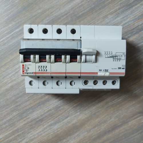 Disjoncteur differentiel - disjoncteur,