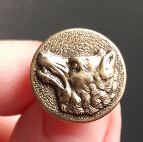 L02j01 tête loup couleur - de,
