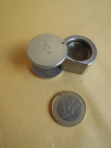 Ancienne petite loupe pliante