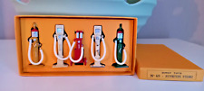 Dinky toys " Coffret de pompes à essence " Année: 1935 pour une