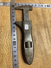 (n° 380 OLD TOOL  OUTIL ANCIEN Petite Clé a Molette Prefer