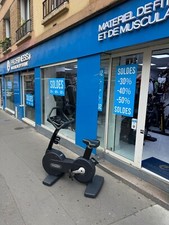 BIKE FORMA cardio vélo DROIT pro d'appartement Technogym
