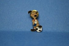   Pin's mascotte foot 94