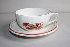 Déjeuner tasse et soucoupe en