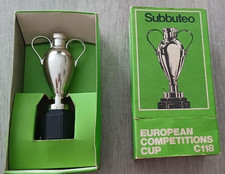 jeu football de table Années 70 SUBBUTEO Trophée de Coupe d'Europe # 56312