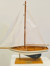 MAQUETTE DE VOILIER EN BOIS 