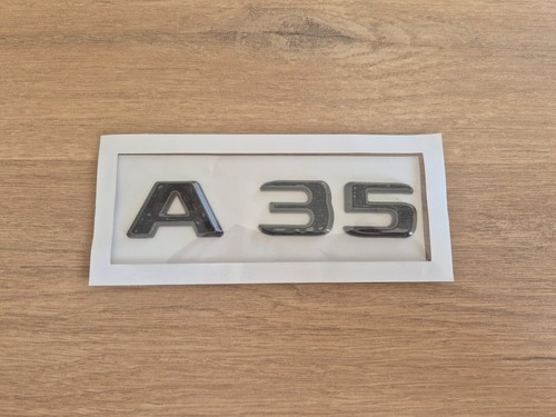 Monogramme adhésif coffre
