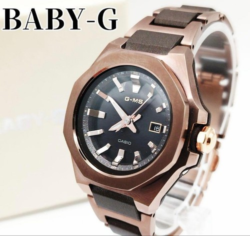 Montre noire solaire robuste
