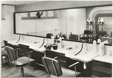 67/434 Ak Occupation Salon de