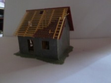 maquette faller  6005 maison en construction  longueur 8 cm / 7 cm de largueur