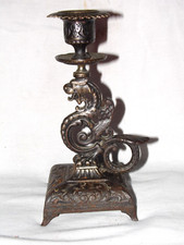 bougeoir ancien en fonte à décor de dragon ailé XIXème s.
