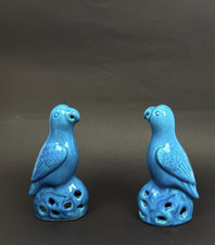 Paire de perruches en porcelaine bleue de Chine