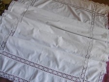 Jolie nappe avec DENTELLE et