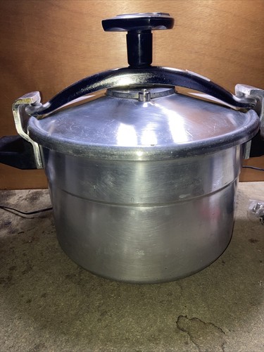 Ancienne cocotte minute - (d13),