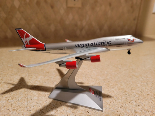 Avion boeing 747 virgin - avion,
