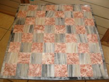 Jeu d'échecs taillé en