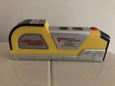 Niveau à Bulles avec Laser et un Mètre Ruban