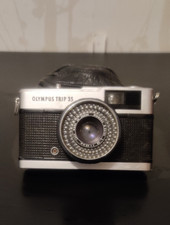 Appareil photo Argentique Olympus Trip 35 - icône vintage des années 70