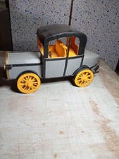 maquette en carton style voiture ancienne fabrication artisanal