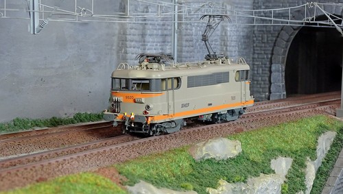 Models 10225 locomotive - ls,