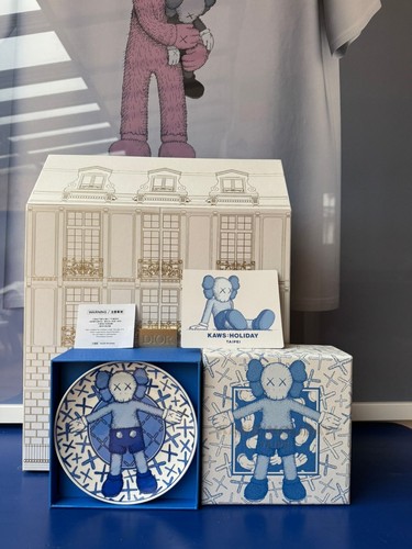 Kaws set assiettes - de, 4