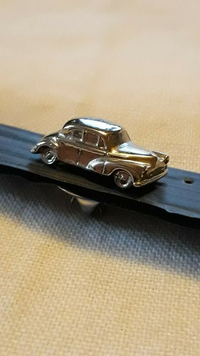 Pin voiture auto ancienne - pin's, 3d