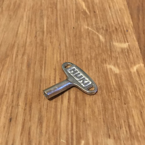 Clef pour jouet tôle huki - clef,