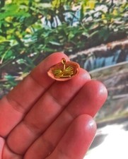 Petits couverts miniatures dans leur coquille, dinette, fourchettes, cuillères